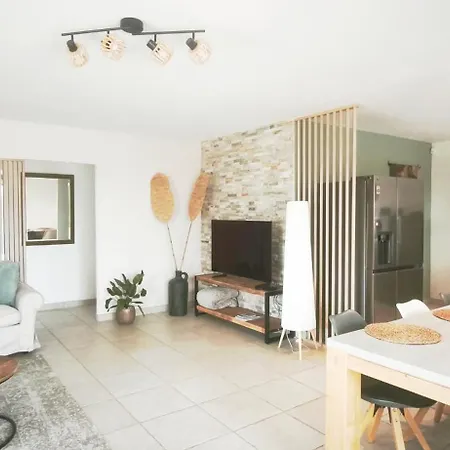 Charmante Avec Clim Et Piscine Proche Uzes *
